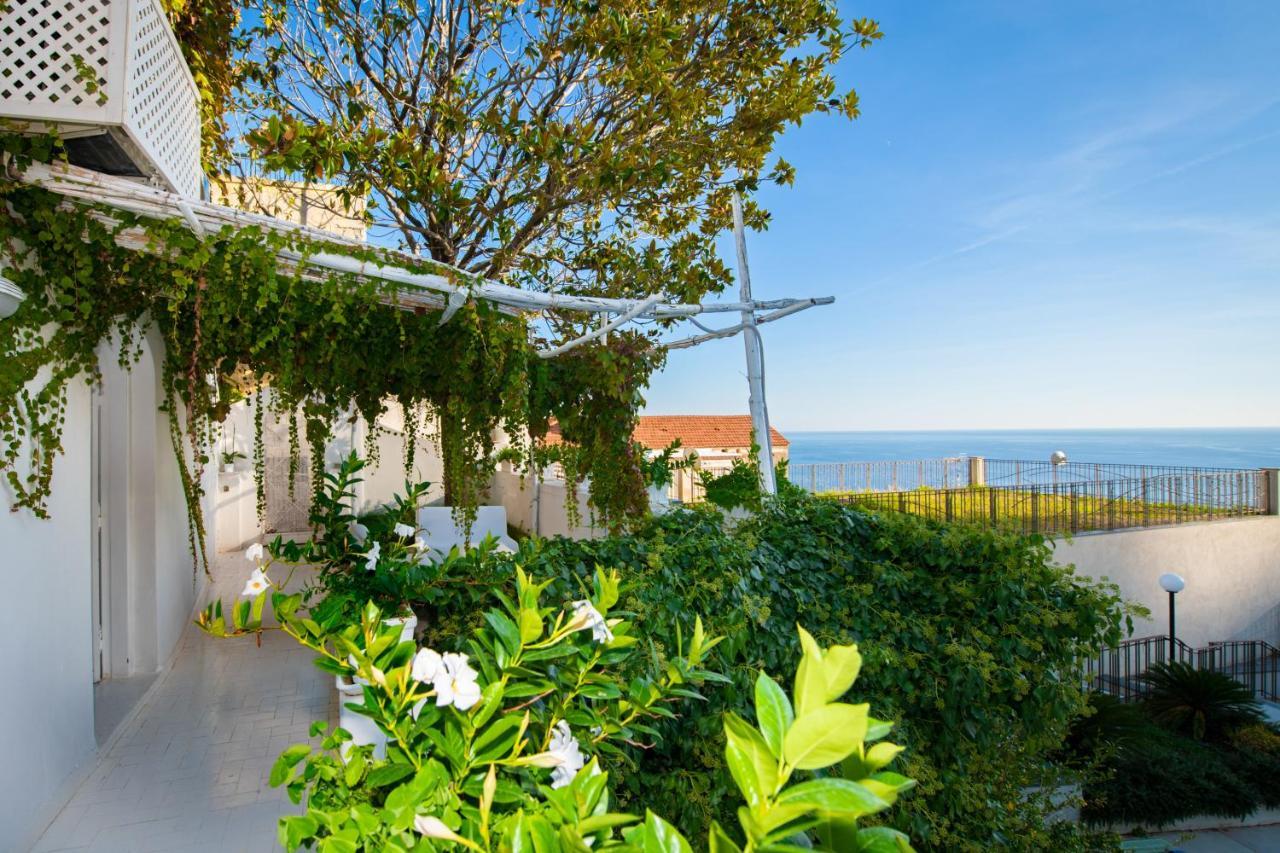 Villa Yiara (Adults Only) Positano Bagian luar foto