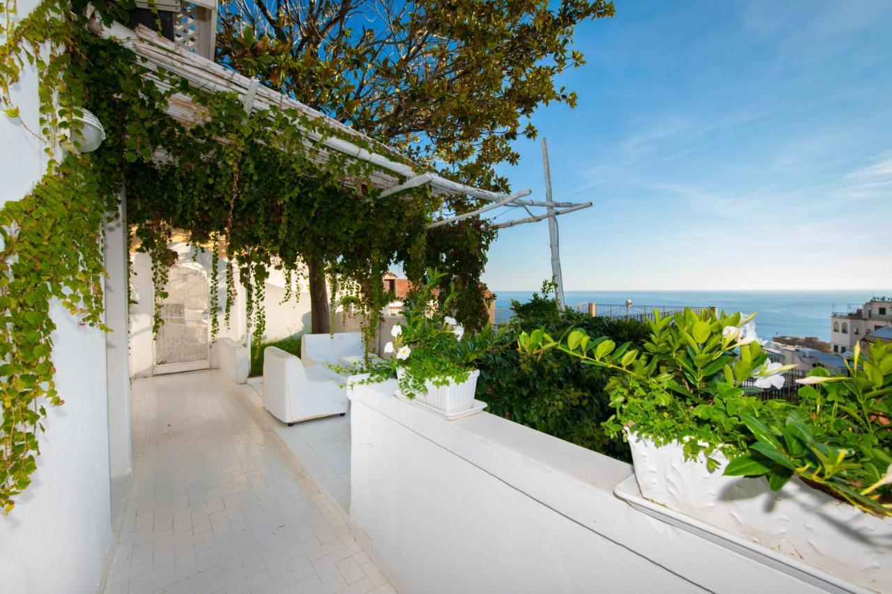Villa Yiara (Adults Only) Positano Bagian luar foto